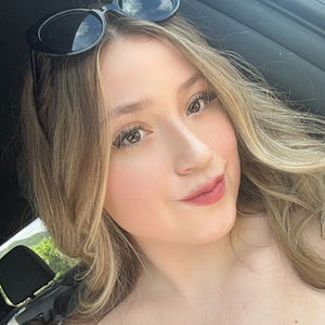 Meet your Posher, Alexia